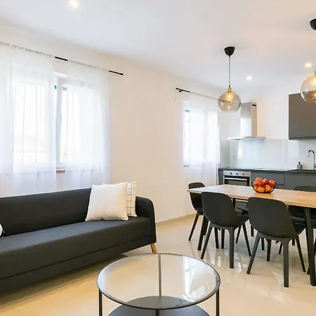 Apartament Near The Beach- Zen 2 *