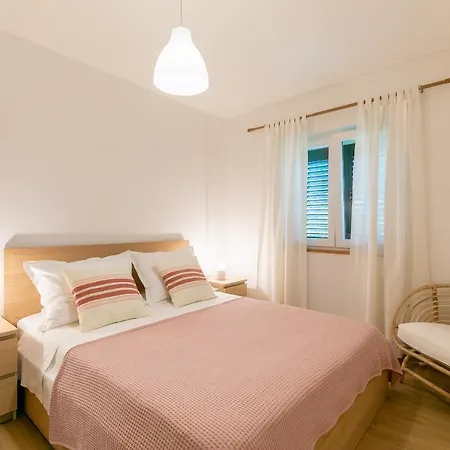 Near The Beach- Zen 2 *