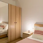 Near The Beach- Zen 2 * Brna
