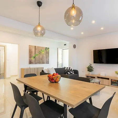 Near The Beach- Zen 2 *