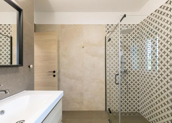 Near The Beach- Zen 2 *