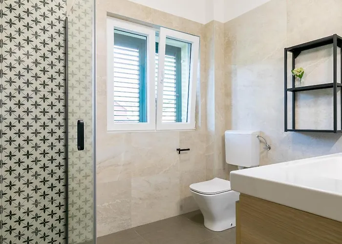 Near The Beach- Zen 2